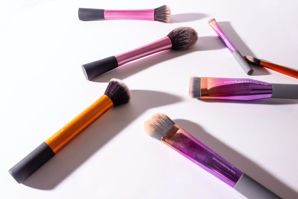 multicolor makeup brushes 