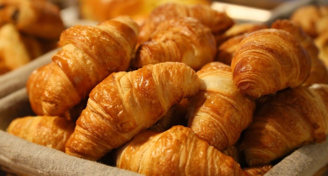 bread-croissant-morning-1284438