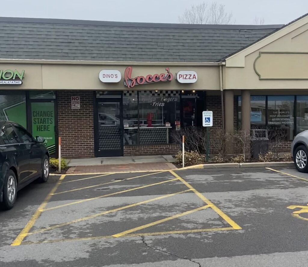 Bocce's pizza Restaurant 