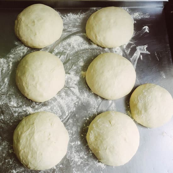 how to make the bagel dough ball