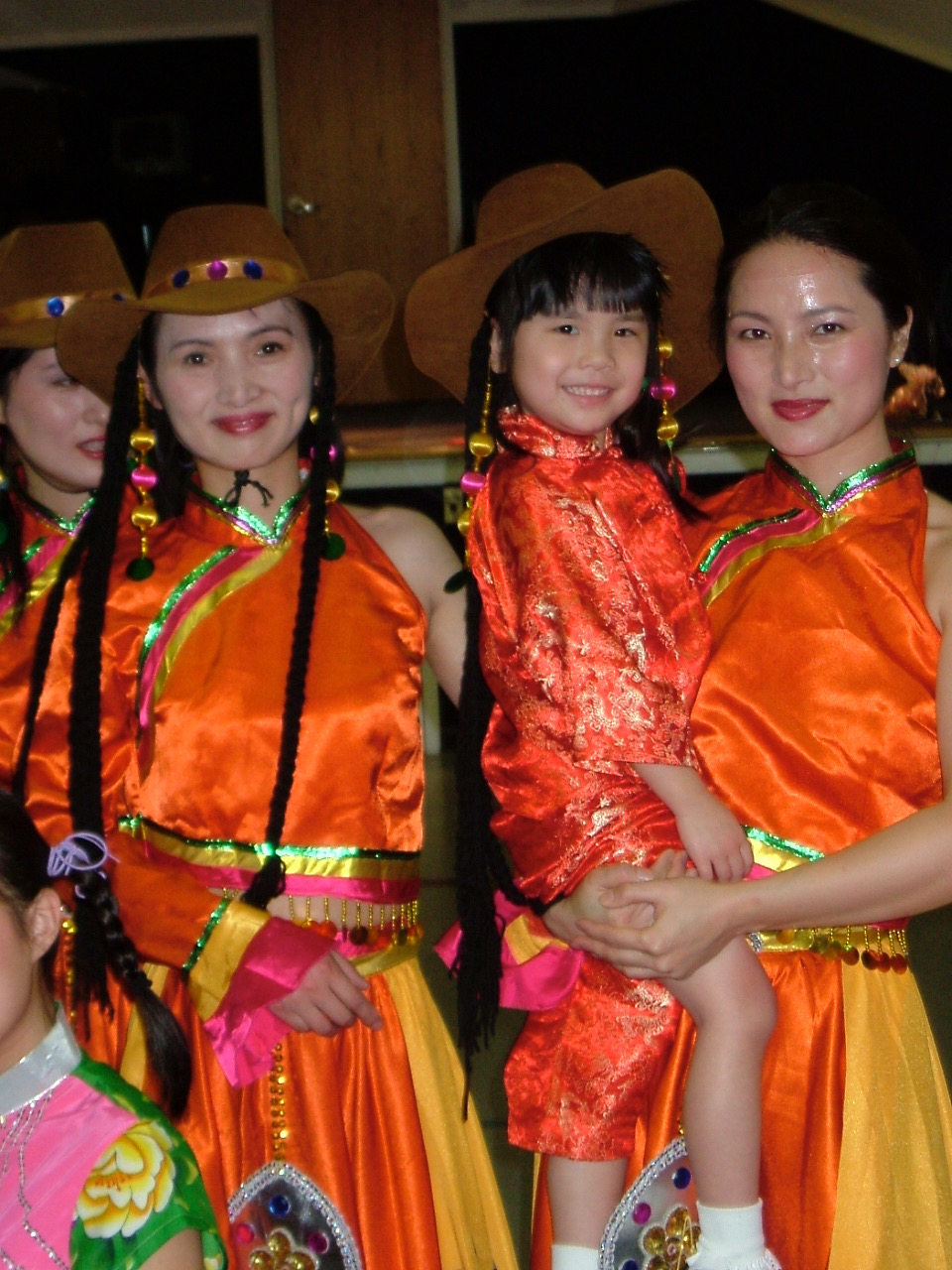 Chinese adoptee meets other Chinese adoptees from her culture