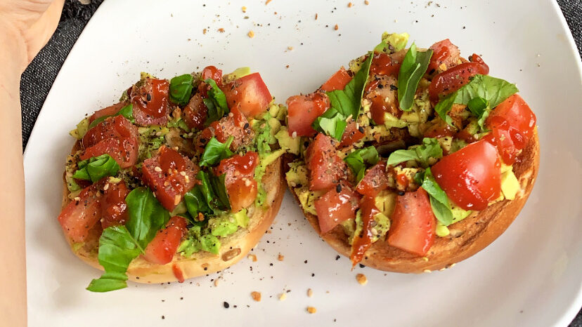 Bagel with avocado and tomato