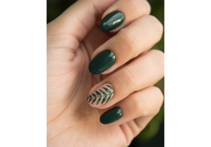 DIY-Home-Manicure-Green-Nails