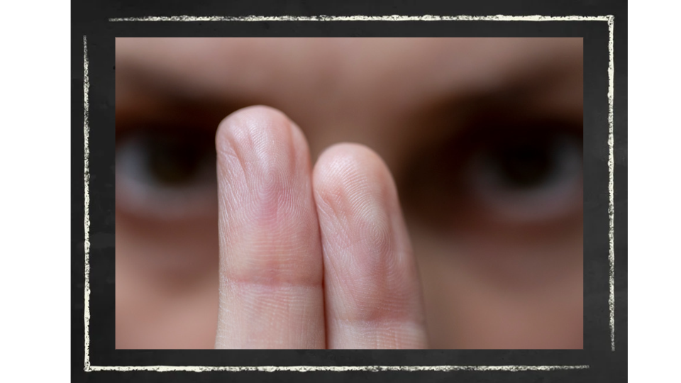 EMDR online therapy for PTSD eyes and fingers