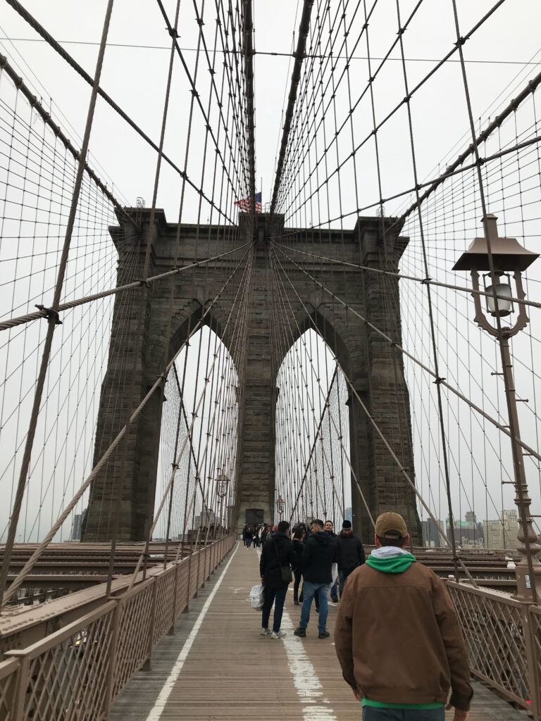 things-to-do-with-mom-in-nyc-brooklyn-bridge