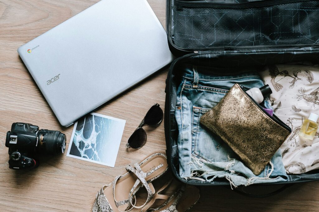 Suitcase packing